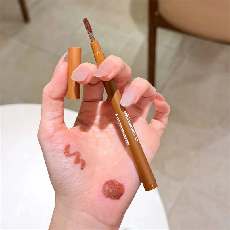 Huda Beauty Faux Filler Brillo de Labios Brillante No Pegajoso, Hidratante, Aceite de Labios Crystal Clear, Efecto Voluminizador y Nutritivo, Maquillaje con Color